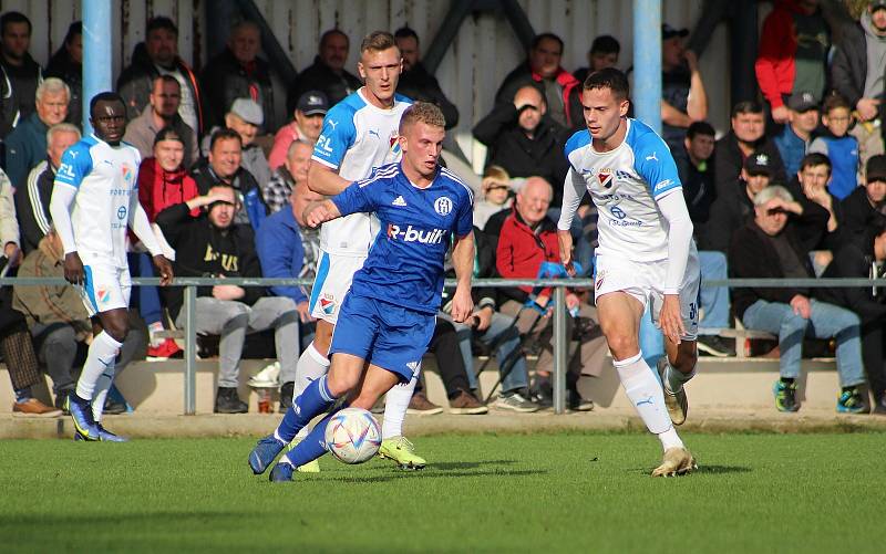 Fotbalové sláva Slovanu Velvary, na třetí kolo MOL k němu dorazil slavný Baník Ostrava. Pěkný zápas skončil výhrou favorita 2:0.