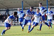 Velvary slaví, porazily Tuchlovice 3:0 a jsou jednou nohou v krajském přeboru. 