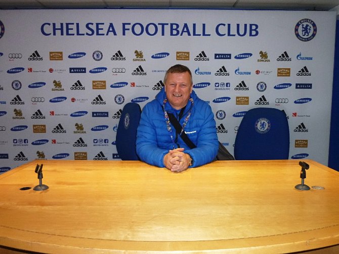 Jaroslav Hrubeš v tiskové středisku Chelsea.