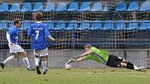 Další dobrý zásak Jakuba Jakuboviče // SK Kladno a.s. - Sparta Praha B a.s. 0:0 (0:0), 2. kolo Gambrinus ligy 2009/10, hráno 20.3.2011