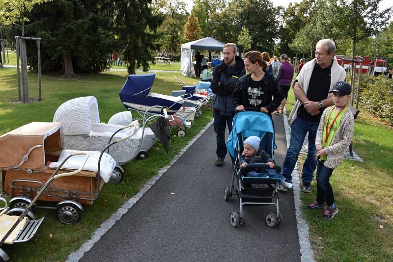 V sobotu se v Lidicích uskutečnil 3. ročník spanilé jízdy veteránů všech kategoriích.