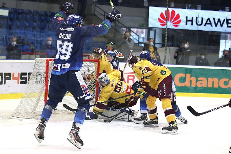 Chance liga, Kladno - Jihlava, 5. finále, Kubík otevřel skóre, raduje se Račuk