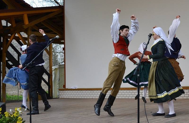 Středočeský folklorní festival Tuchlovická pouť se konal počtyřiadvacáté.