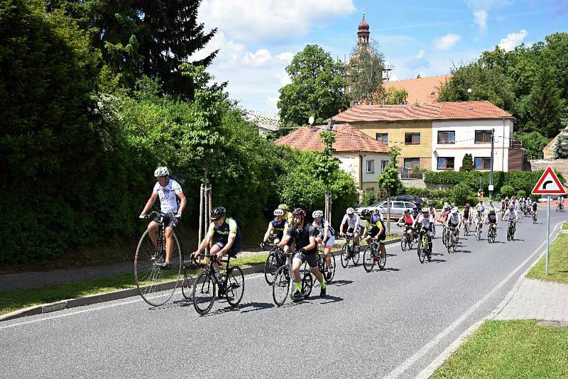 Na den dětí podpořili cyklisté v Družci i ty nemocné.