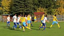 Vyrovnaný zápas I. A třídy vyhráli fotbalisté Velké Dobré (v bílém) - SK Rakovník přehráli 1:0.