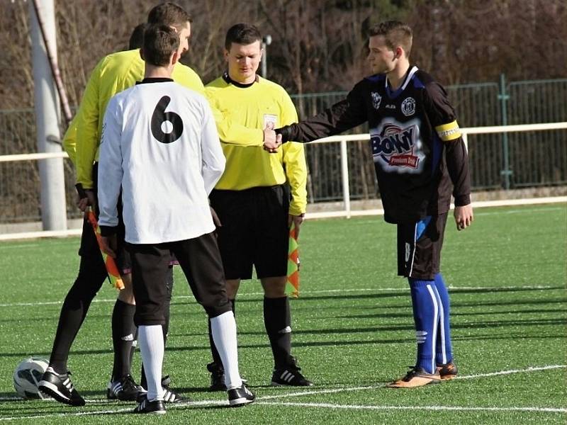 SK Kladno (v černém) přehrál Čížovou jasně 3:0. 