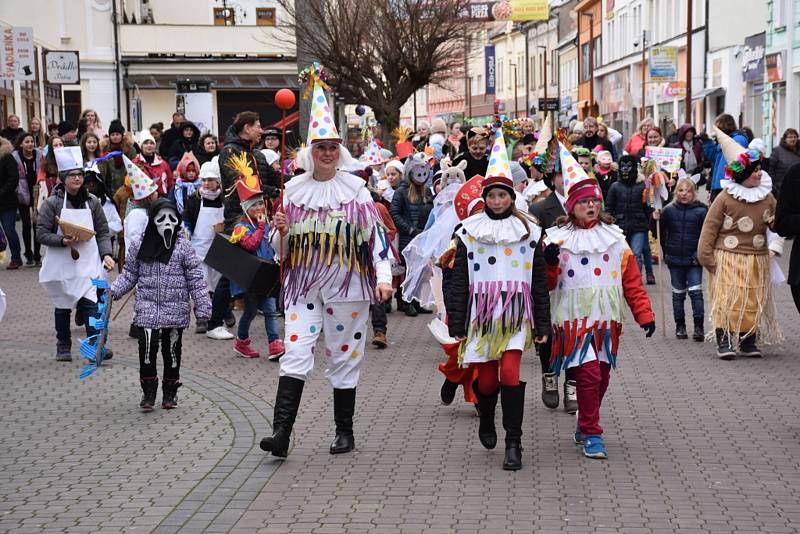 Masopust Základní školy ve Vašatově ulici v Kladně, 2020.