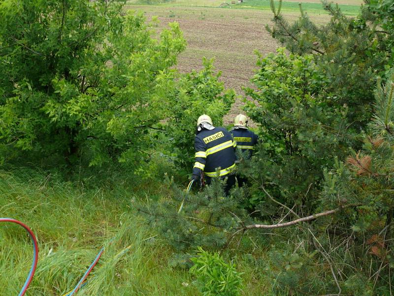 Tragická dopravní nehoda se stala na silnici R6.