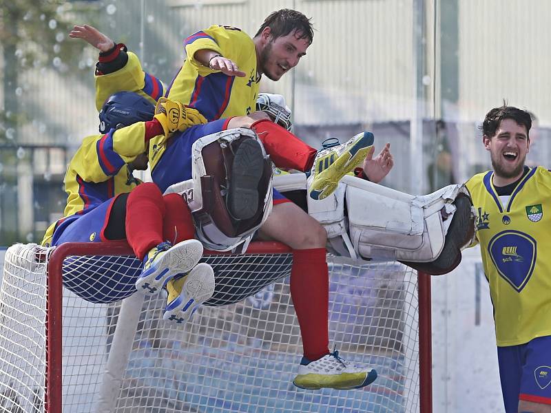 Alpiq Kladno – Kert Praha 0:2  , Kladno 18. 5. 2019, finále Extraligy hokejbalu 2018-9 , Kert vyhrál i třetí zápas a slaví titul.