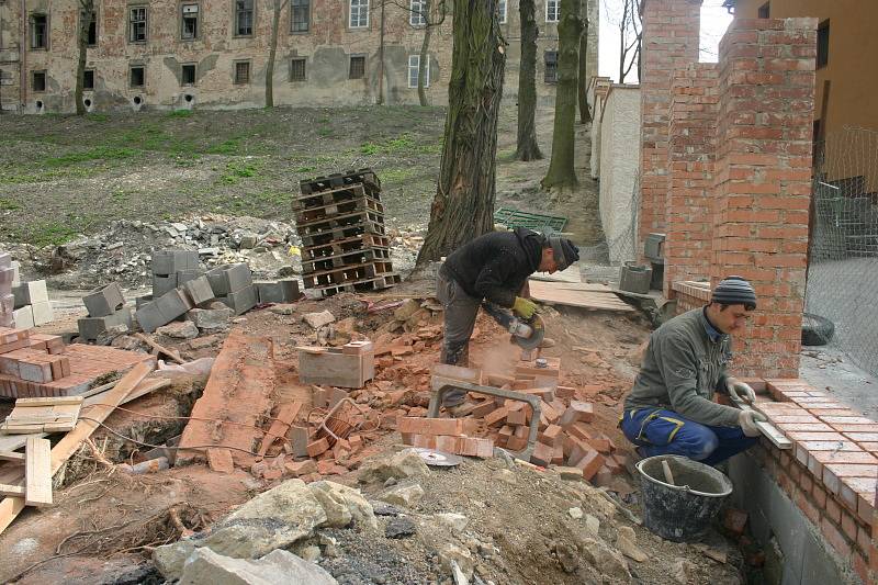 Zámek Buštěhrad, duben 2012