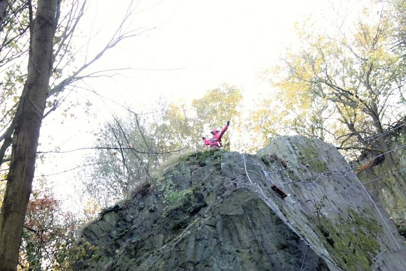 Cvičení HZS a Letecké služby PČR na Slánské hoře