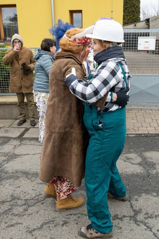 Tradiční masopust a zabijačka v Máslovicích.