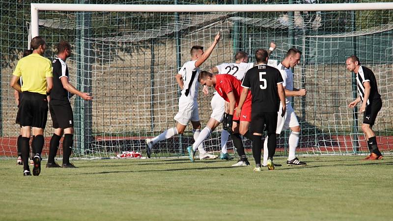 SK Hřebeč - FK Brandýs nad Labem 5:1, předkolo MOL Cup, 3. 8. 2022