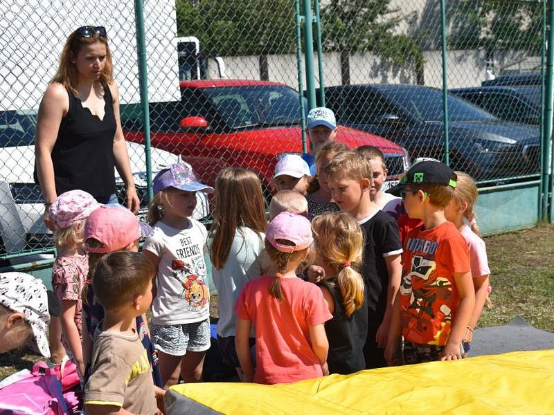 Den otevřených dveří na farmě společnosti Agra Řisuty v Ledcích.