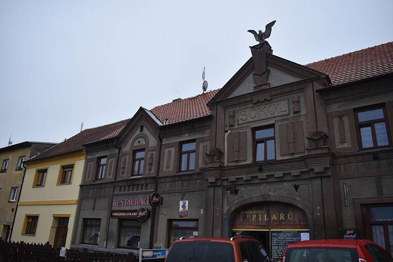 Nová opatření přijímají hosté restaurací vcelku s pokorou, někteří už ale nepřijdou.