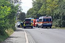 Při nehodě v Kladně zemřel motorkář.