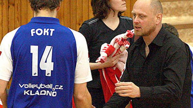 Asistent trenéra Kladna Zdeněk Šmejkal a kapitán týmu Borek Fokt. 