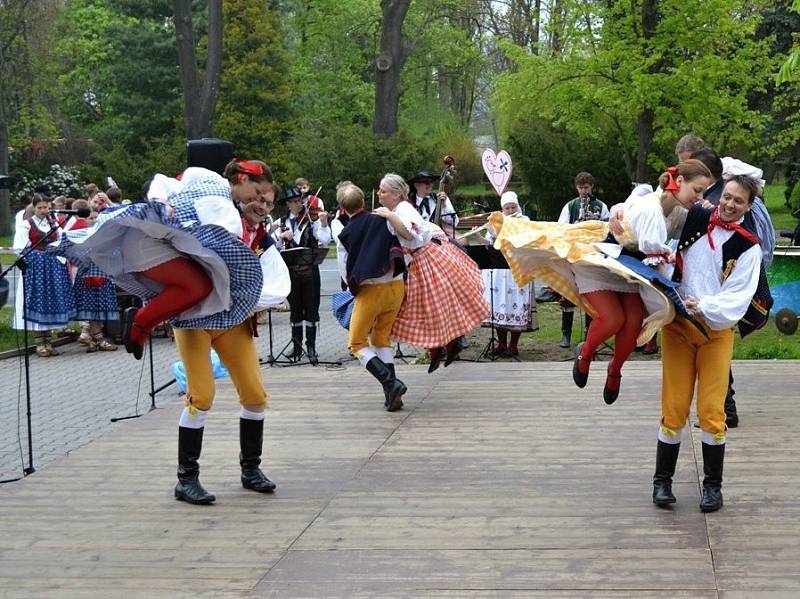 Tuchlovická pouť 2017, sobotní vystoupení v amfiteátru.