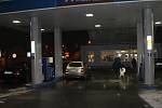 Čerpací stanice v Ouvalově ulici ve Slaném byla v pátek večer přepadena