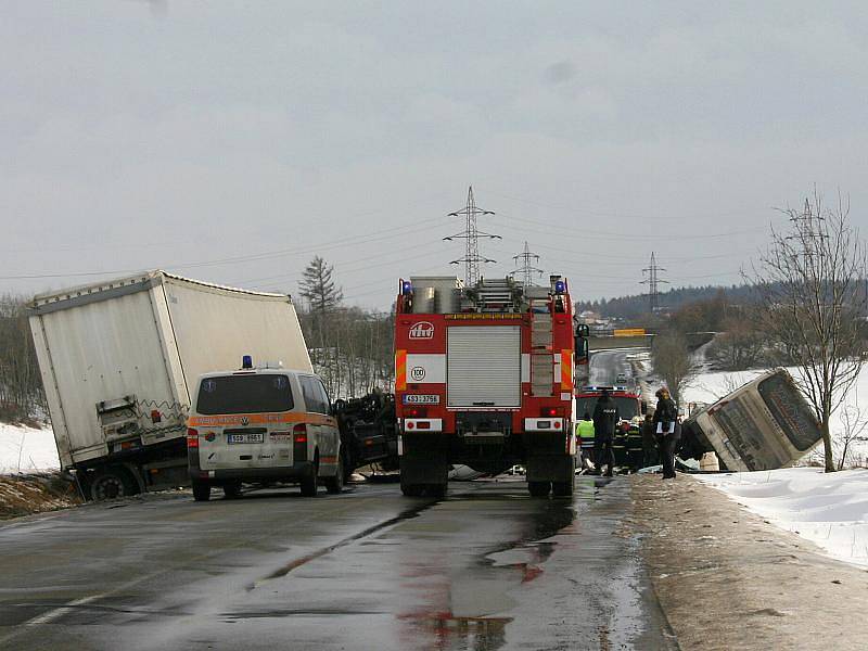 Foto z únorové nehody u Tuchlovic