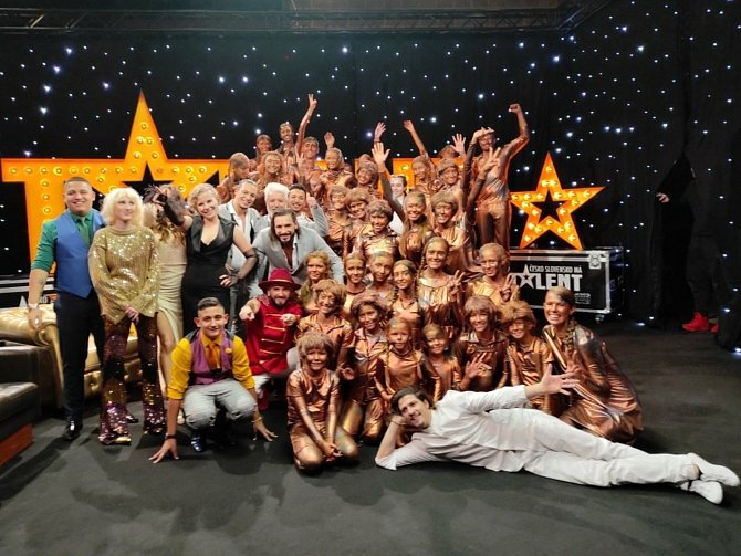 Osud lidických dětí dojal porotu talentové soutěže. Tanečníci ze ZUŠ z Nového Bydžova přijeli v říjnu do Lidic, aby mohli být co nejvěrohodnější.