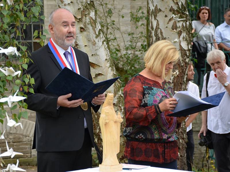 Hornický skanzen dolu Mayrau ve Vinařicích hostit vůbec první svatební obřad ve své historii.