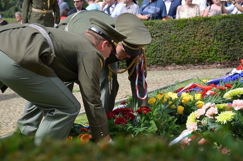 V  Lidicích se uskutečnil pietní akt k 77. výročí lidické tragédie.