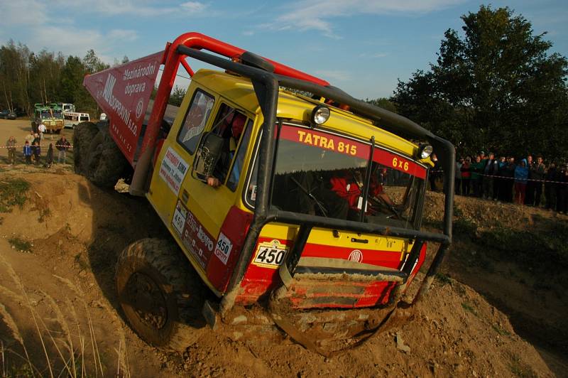 Přijeďte se podívat na truck trialové závody do Černuce!