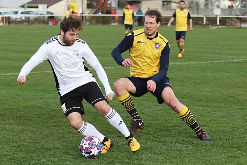  Hřebeč - FK Kosoř  4:1 / Čtvrtfinále krajského fotbalového Poháru, 19. 4. 2022