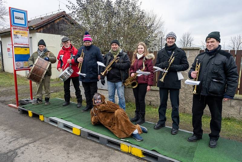 Tradiční masopust a zabijačka v Máslovicích.