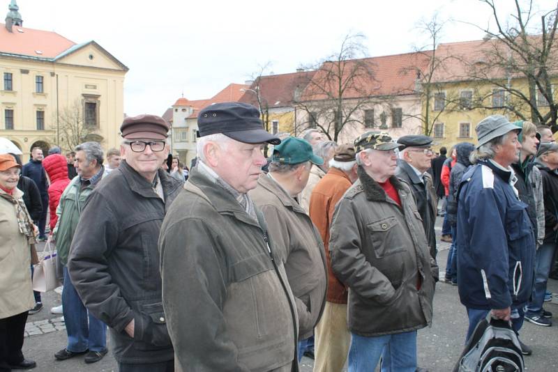 Návštěva prezidenta Miloše Zemana ve Slaném na náměstí.