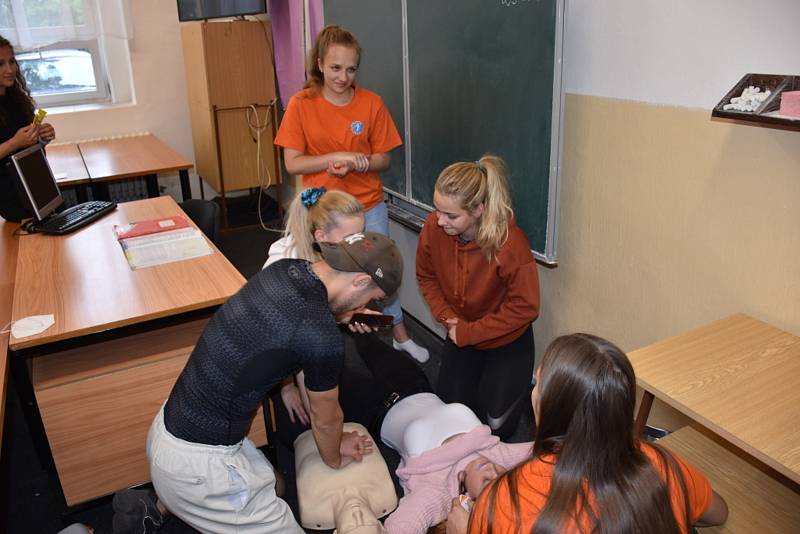 Ze simulované záchranné akce v prostorách Střední zdravotnické školy a Vyšší odborné zdravotnické školy Kladno.