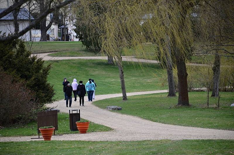 Zámecký park v Lánech přivítal první návštěvníky.