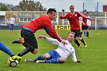 Krajský přebor: Slaný (v bílém) přejelo doma Hvozdnici 6:1.