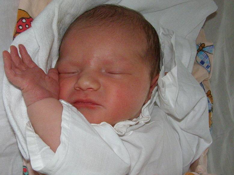 Karolína Tiefová, Libušín, 23. 9. 2008, váha 3,36 kg, míra 50 cm, rodiče Martina a Karel Tiefovi (porodnice Kladno).