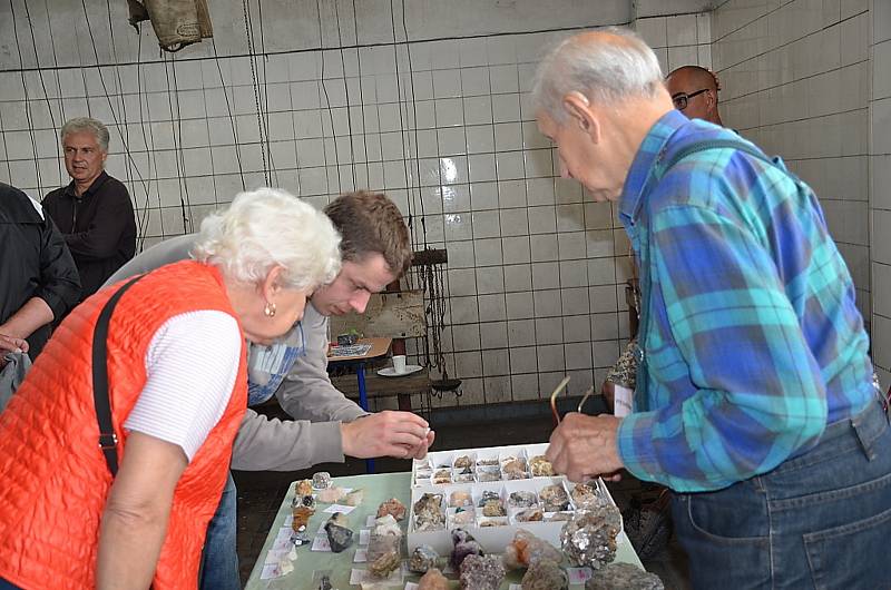 Z prvního ročníku amatérské burzy minerálů v Hornickém skanzenu Mayrau