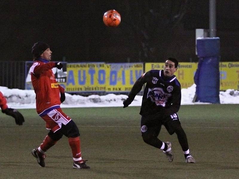 SK Kladno a FK Králův Dvůr sehrály 2. února 2011 za mrazivého počasí utkání Vyšehrad cupu...