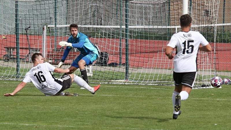 SK Hřebeč - TATRAN SEDLČANY 2:1 (1:1), KP 10. 9. 2022