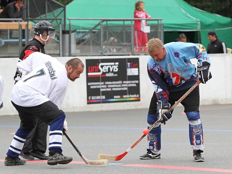 Kladno hostilo 23.- 24. 8. 2014 hokejbalový turnaj veteránů. (Kladno - Plzeň Třemošná)