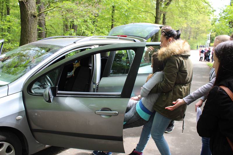 Studenti Střední zdravotnické školy Kladno soutěžili v poskytování první pomoci.