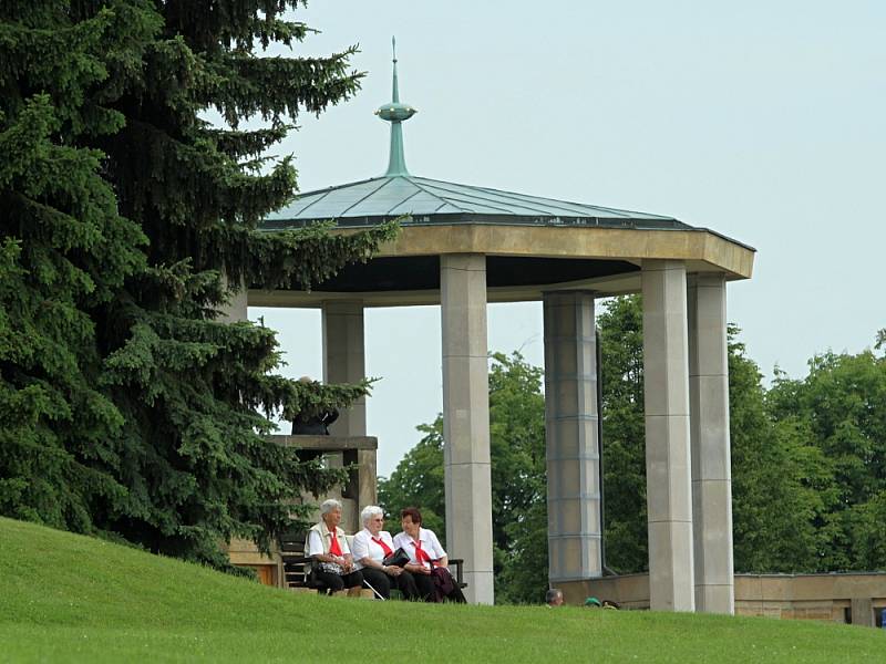 V Lidicích se konala pietní vzpomínka na oběti nacistického běsnění, od kterého uplynulo již 71. let ...