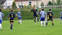 Kladenský dorost U17 (ve světle modrém) doma přejel Rokycany 5:0