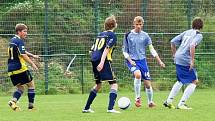 Kladenský dorost U17 (ve světle modrém) doma přejel Rokycany 5:0