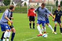 Kladenský dorost U17 (ve světle modrém) doma přejel Rokycany 5:0