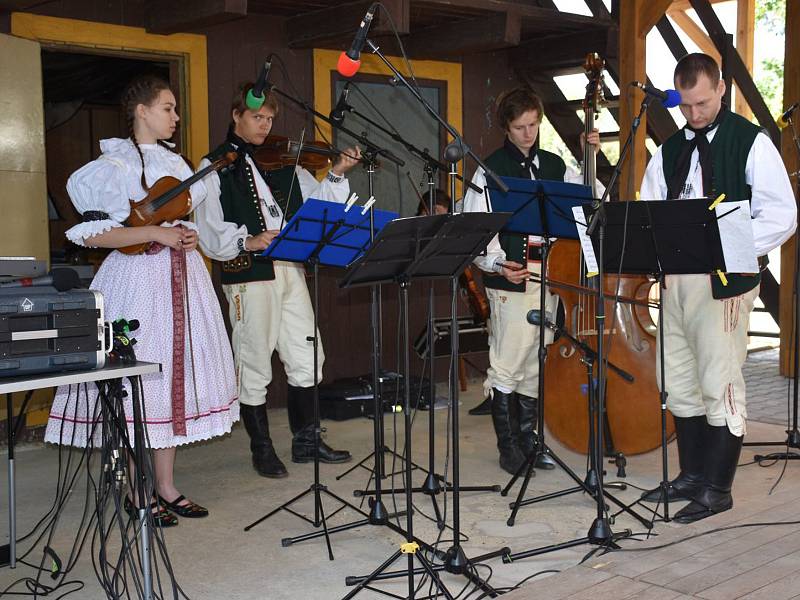 Sobotní program festivalu Tuchlovická pouť.