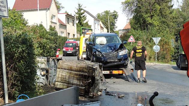 Dopravní nehoda se stala v Kladně-Švermově v ulici 28. října.