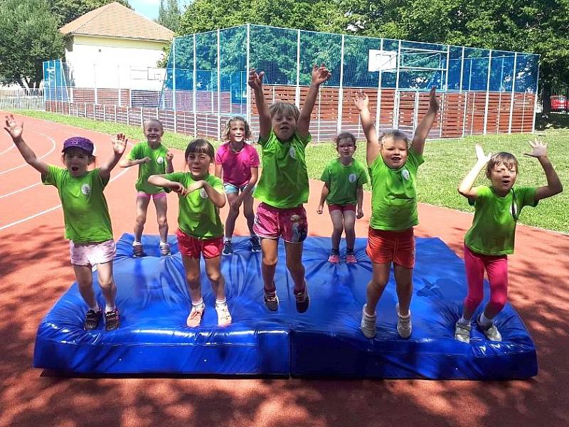 Do projektu Českého atletického svazu „Pohybová gramotnost - Atletika pro děti a Atletika pro celou rodinu“ se úspěšně zapojil se svojí přípravkou a atletickou školkou sportovní klub LS Kladno.