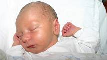 Dominik Feterik, Kladno, 17.6.2011, váha 3,14 kg, míra 49 cm, rodiče jsou Gyöngyi Feteriková a Ladislav Feterik. (porodnice Kladno)