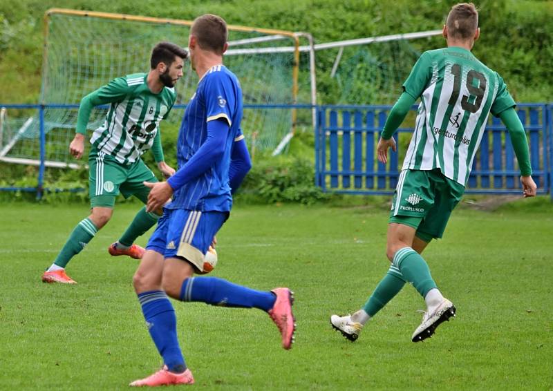 ČFL: Motorlet (v modrém) s posilou Miroslavem Stochem porazil Hostouň 3:1.