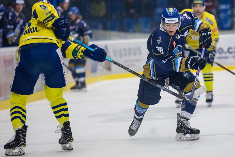 Kladno (v modrém) porazilo na úvod play off Přerov 4:2.